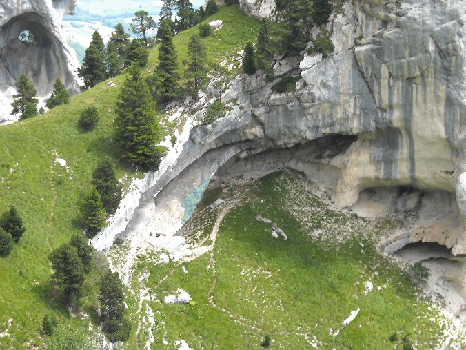 Tour Percee (12d).jpg - La voil� qui appara�t